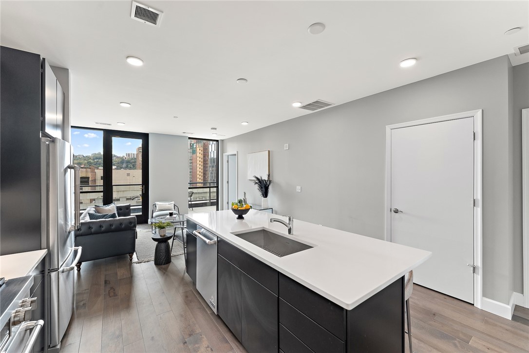 350 Oliver Avenue 801