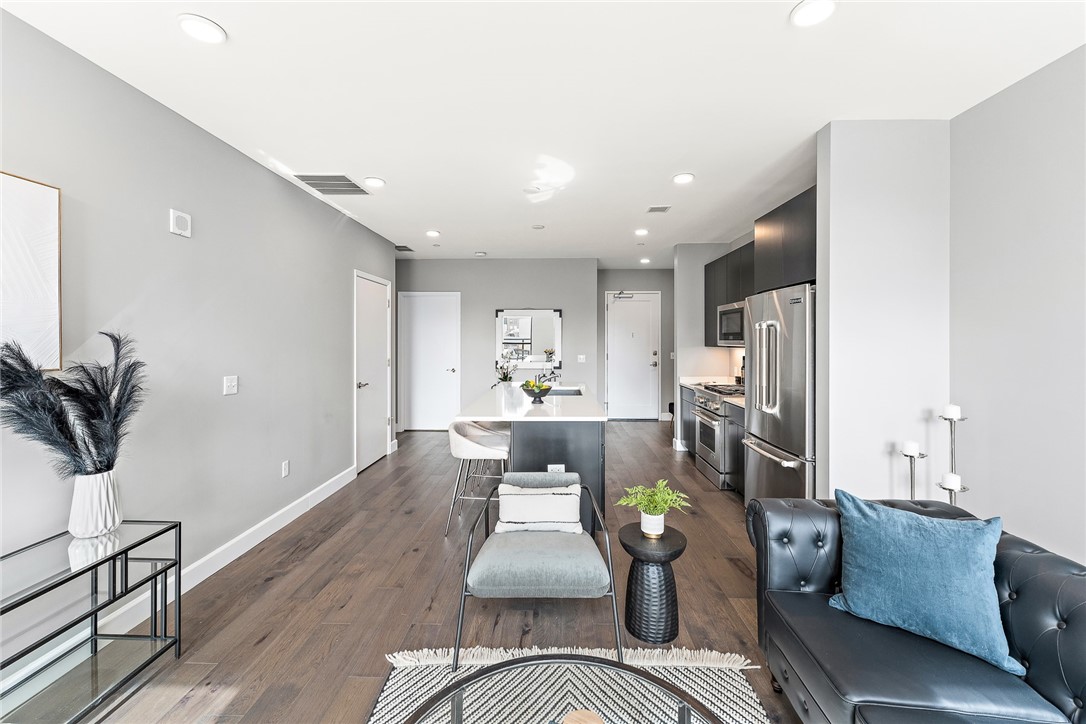 350 Oliver Avenue 801