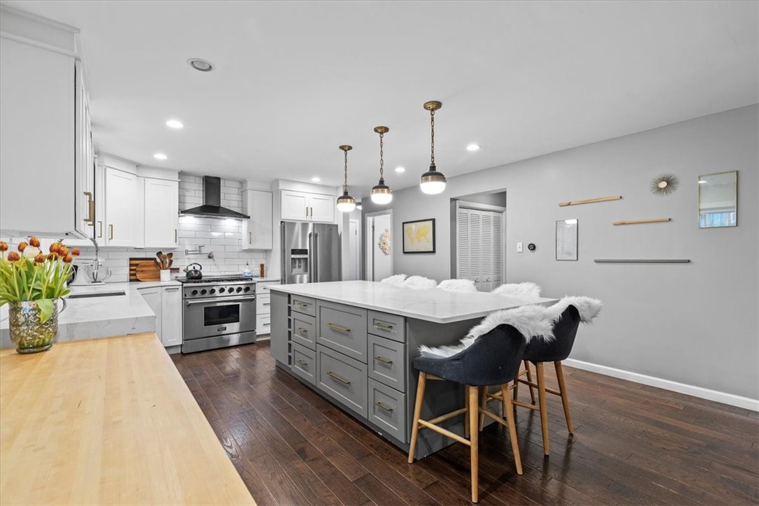 105 Rippling Brook Dr