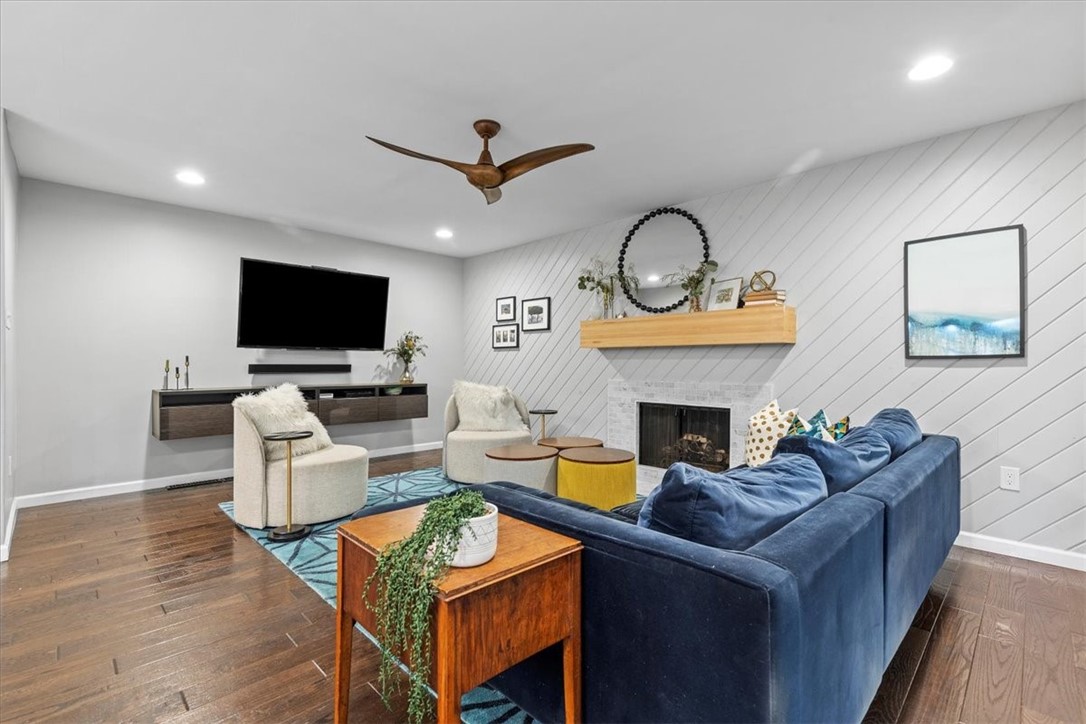 105 Rippling Brook Dr