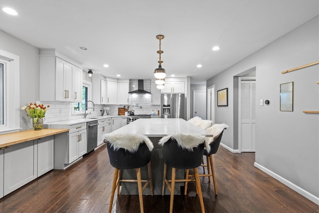 105 Rippling Brook Dr