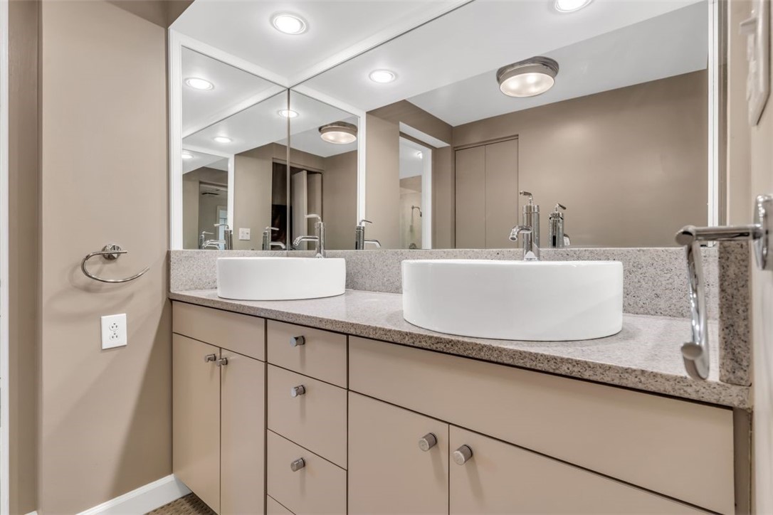 500 S Highland Ave 1