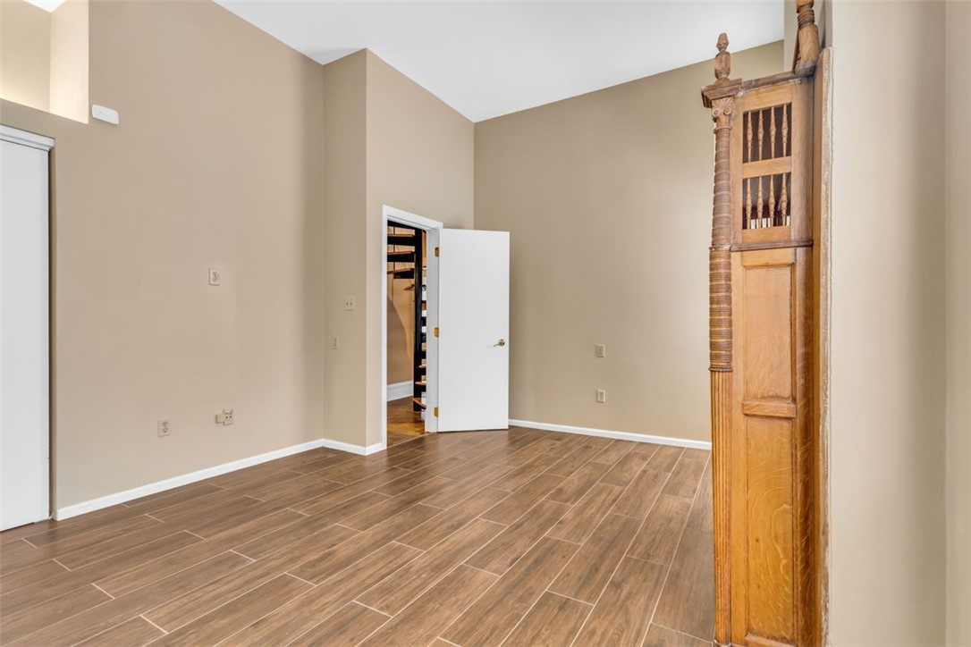 500 S Highland Ave 1