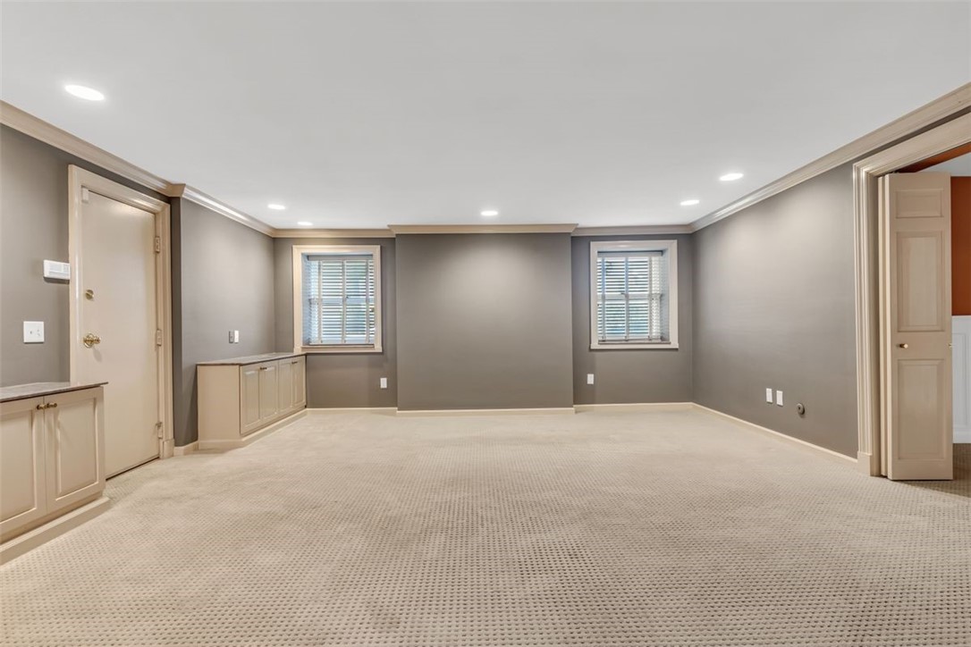 500 S Highland Ave 1