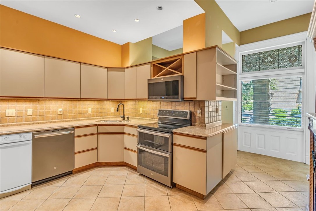 500 S Highland Ave 1