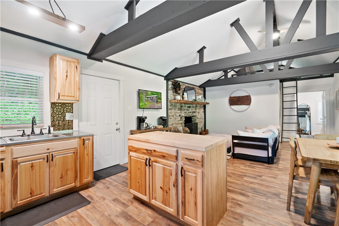 2251 Whites Creek Rd