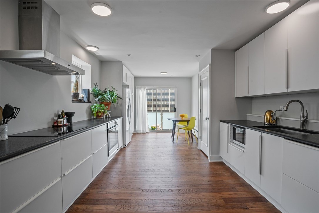 144 N Dithridge Street PH4