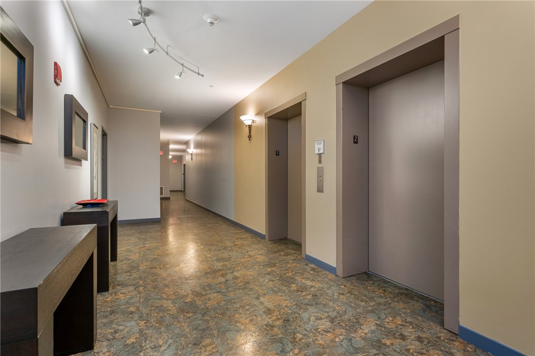 5570 Centre Avenue 213