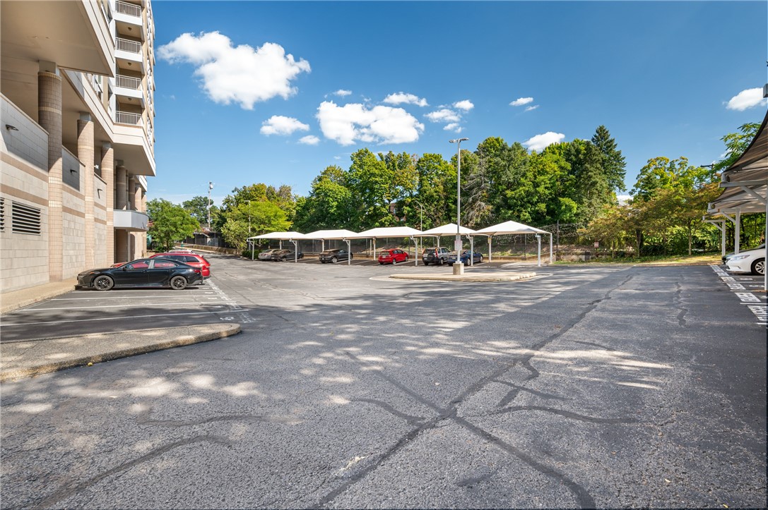 5570 Centre Avenue 213