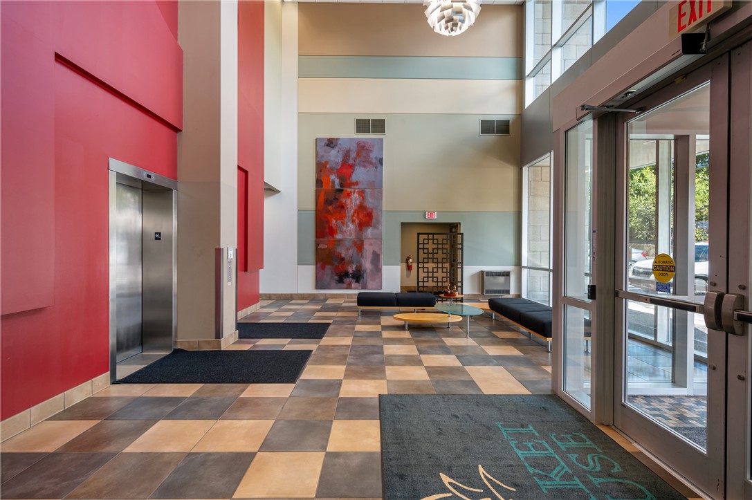 5570 Centre Avenue 213