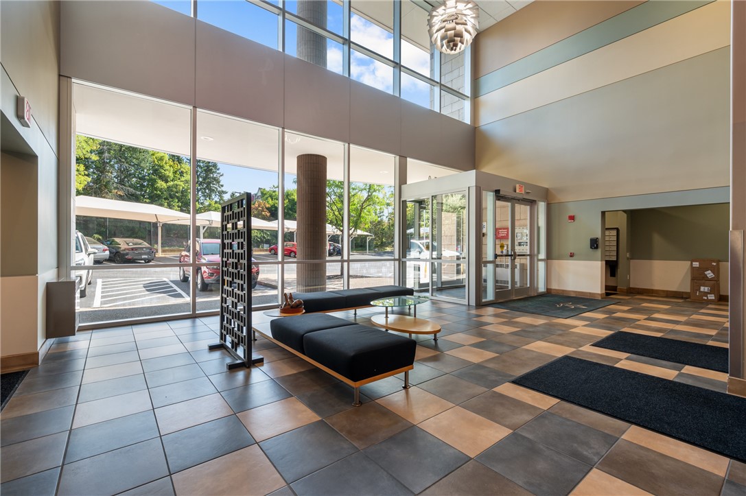 5570 Centre Avenue 213