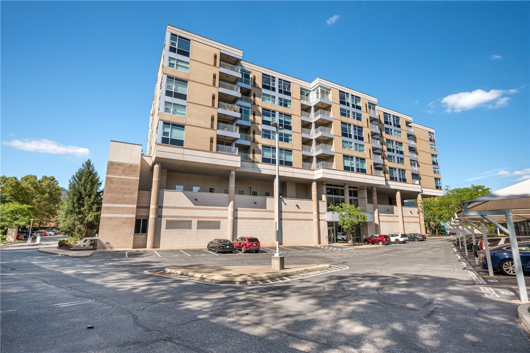 5570 Centre Avenue 213