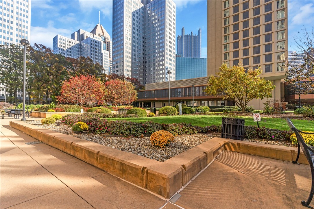 320 Fort Duquesne Blvd 4E