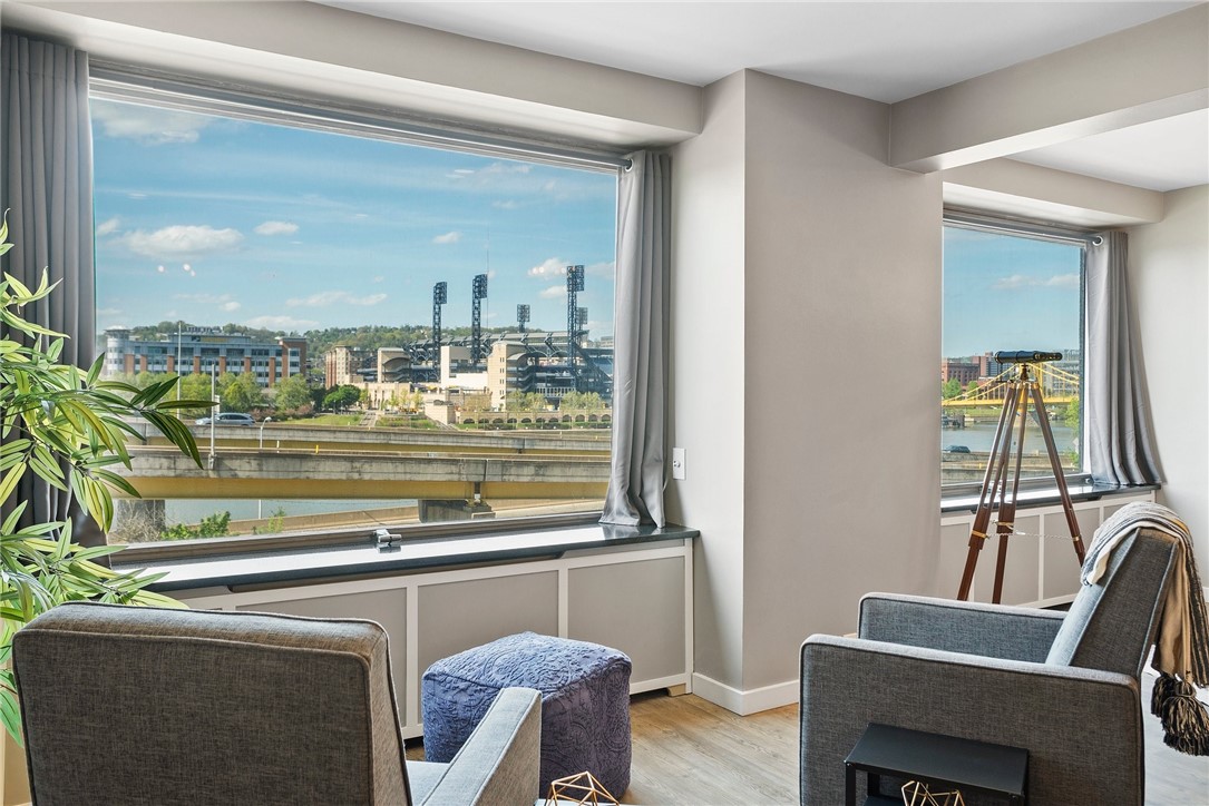 320 Fort Duquesne Blvd 4E