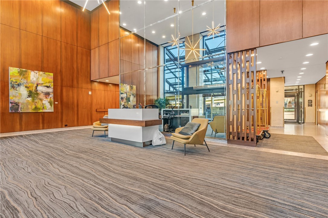 320 Fort Duquesne Blvd 4E