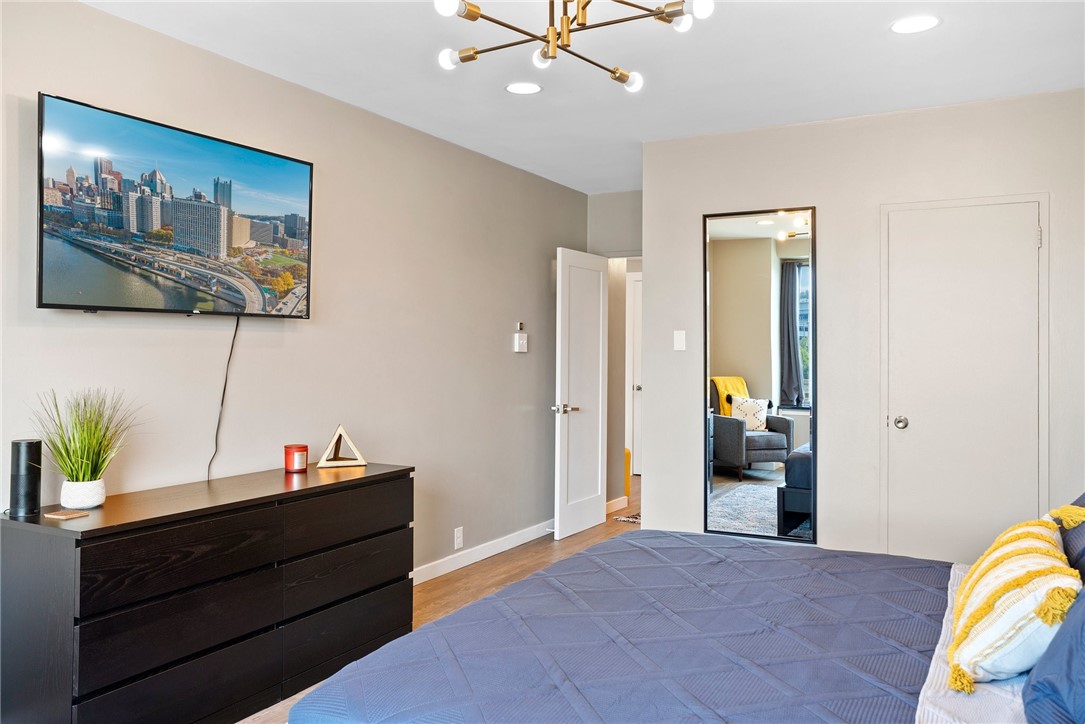 320 Fort Duquesne Blvd 4E