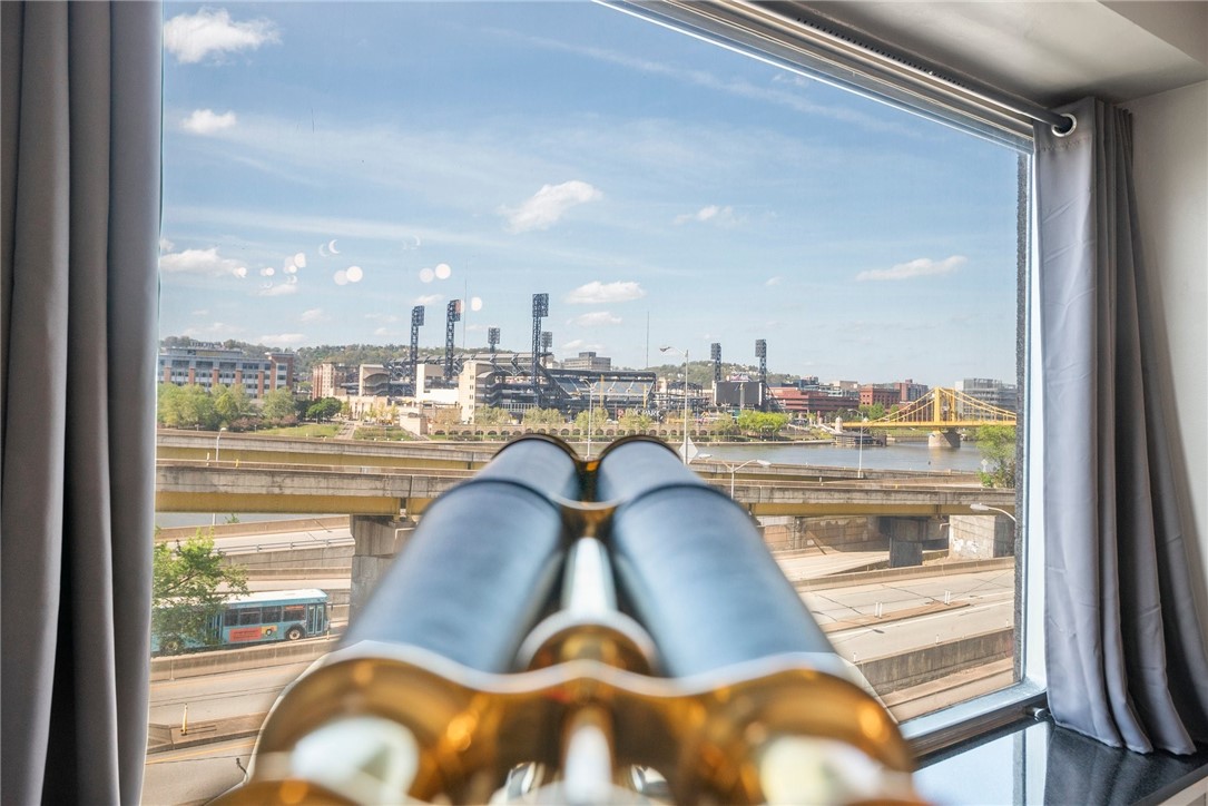 320 Fort Duquesne Blvd 4E