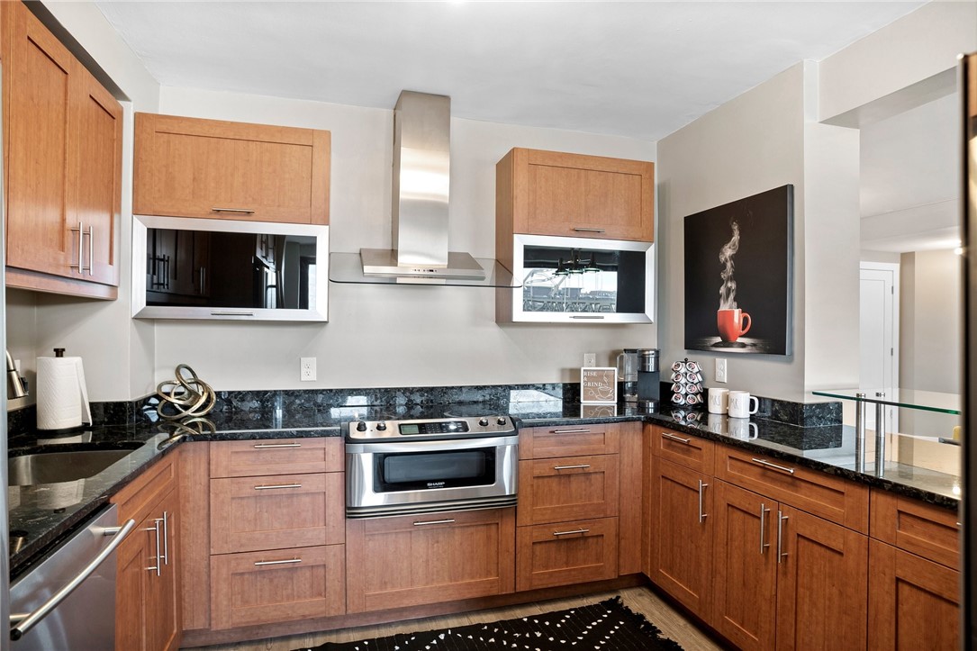 320 Fort Duquesne Blvd 4E