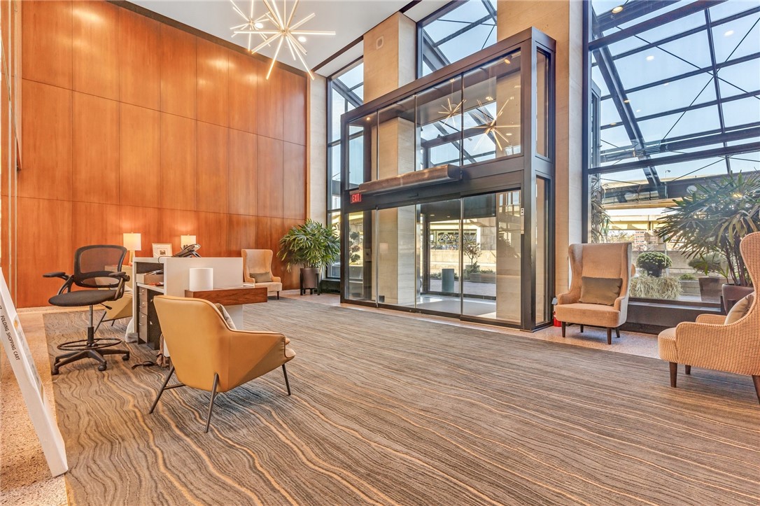 320 Fort Duquesne Blvd 4E