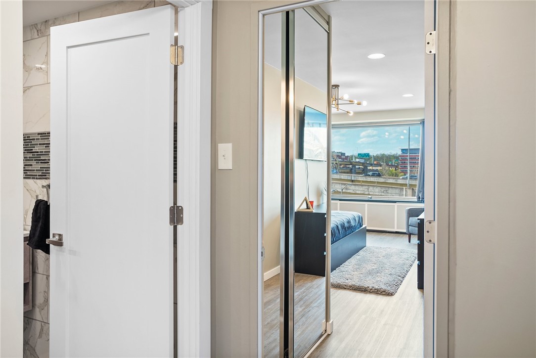 320 Fort Duquesne Blvd 4E