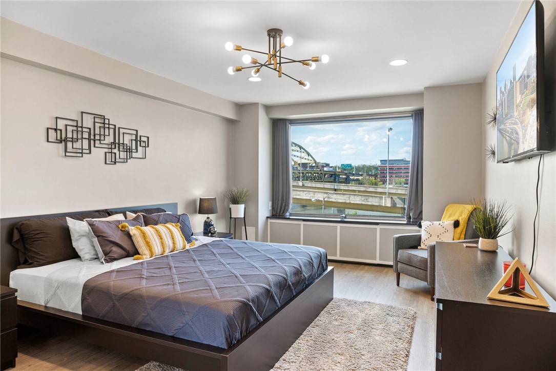 320 Fort Duquesne Blvd 4E