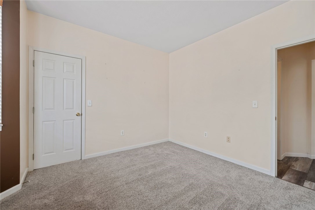 733 Eagle Pointe Dr