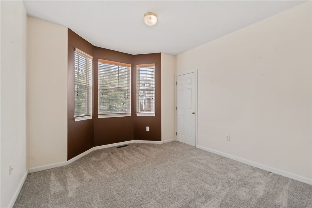 733 Eagle Pointe Dr