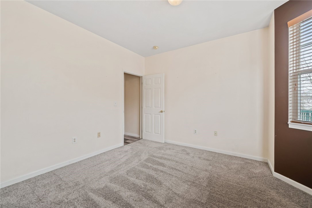 733 Eagle Pointe Dr