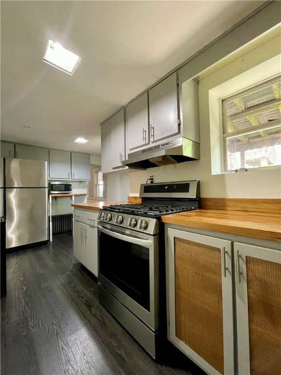 1318 Sarah St