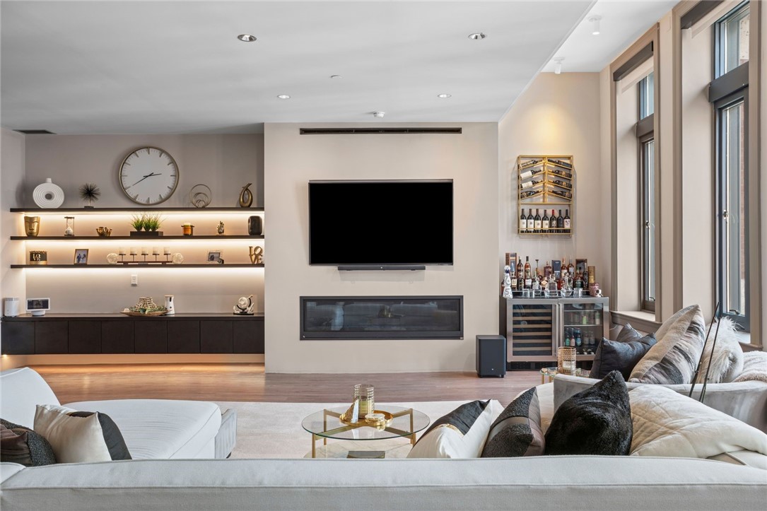 824 Liberty Avenue 5