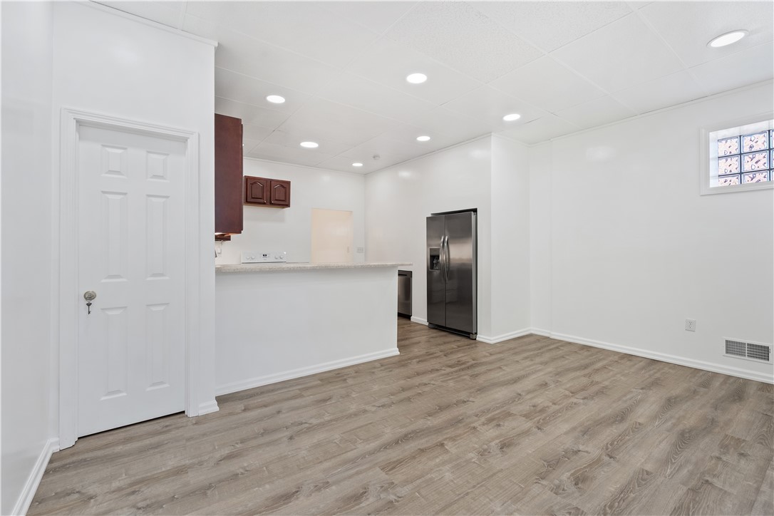 2500 Sarah St