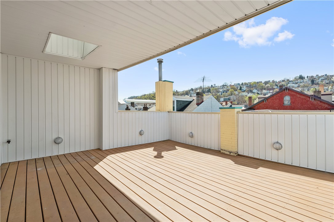 2500 Sarah St