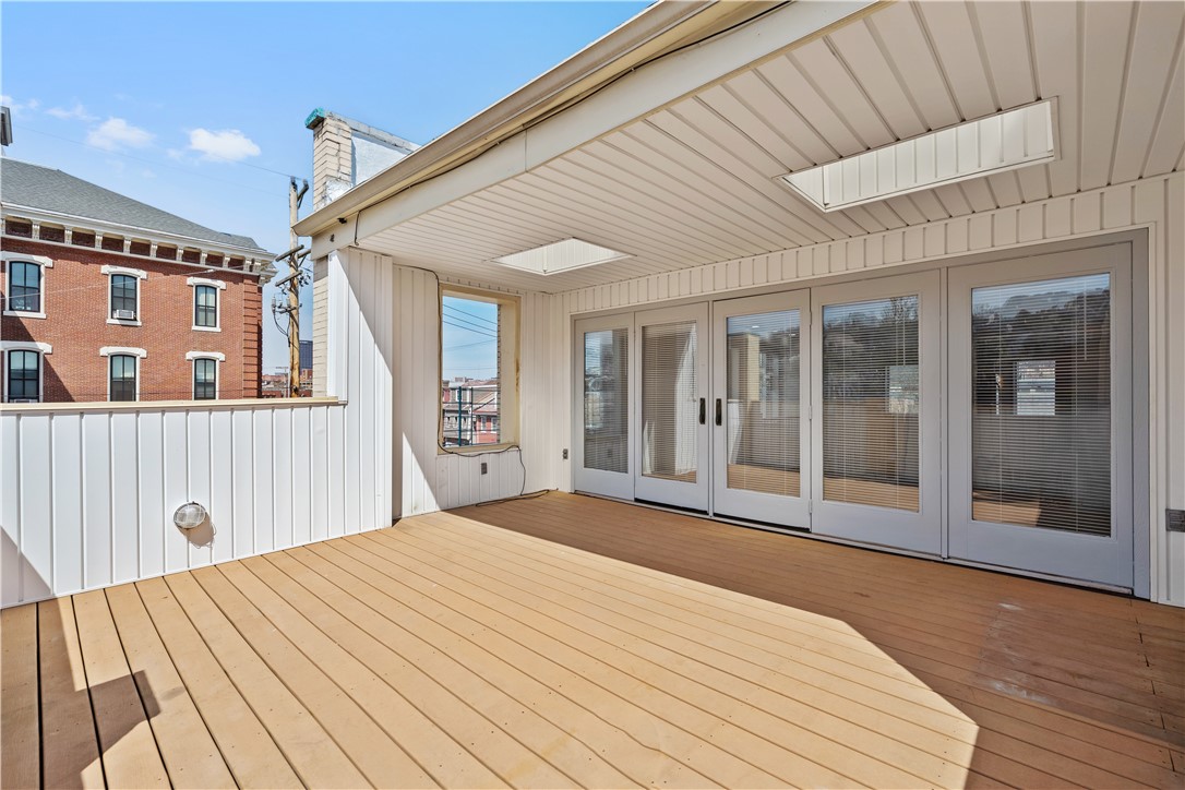 2500 Sarah St