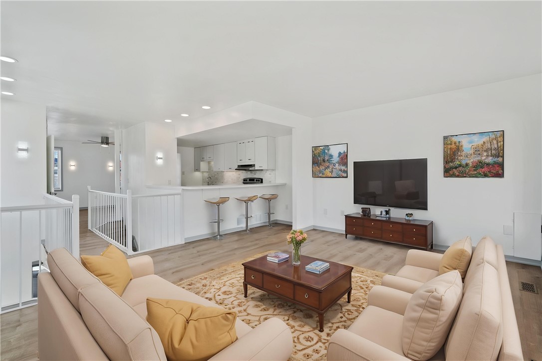 2500 Sarah St