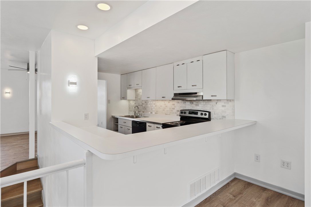 2500 Sarah St