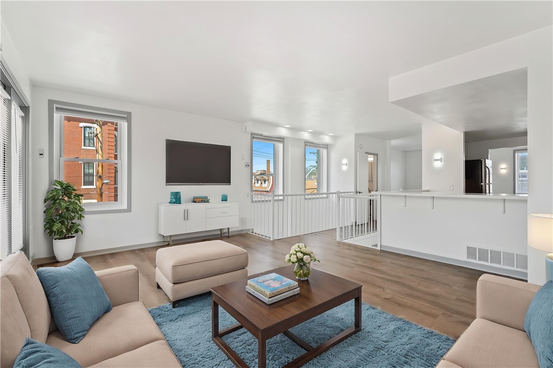 2500 Sarah St