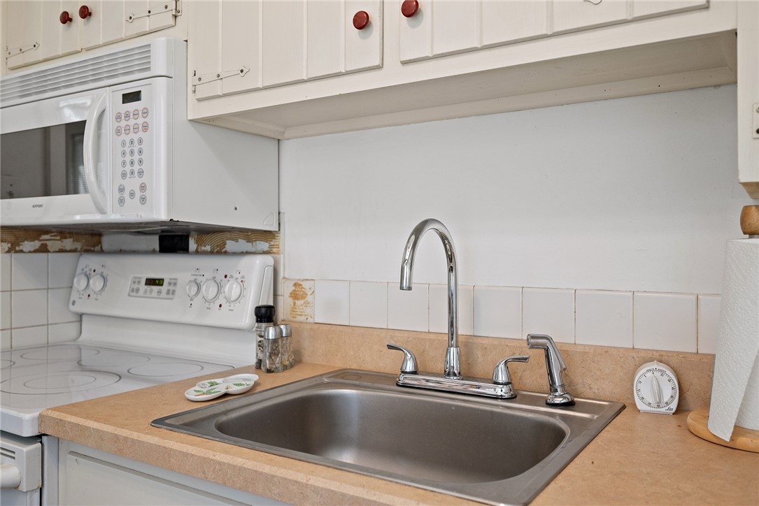 225 E Swissvale Ave 2