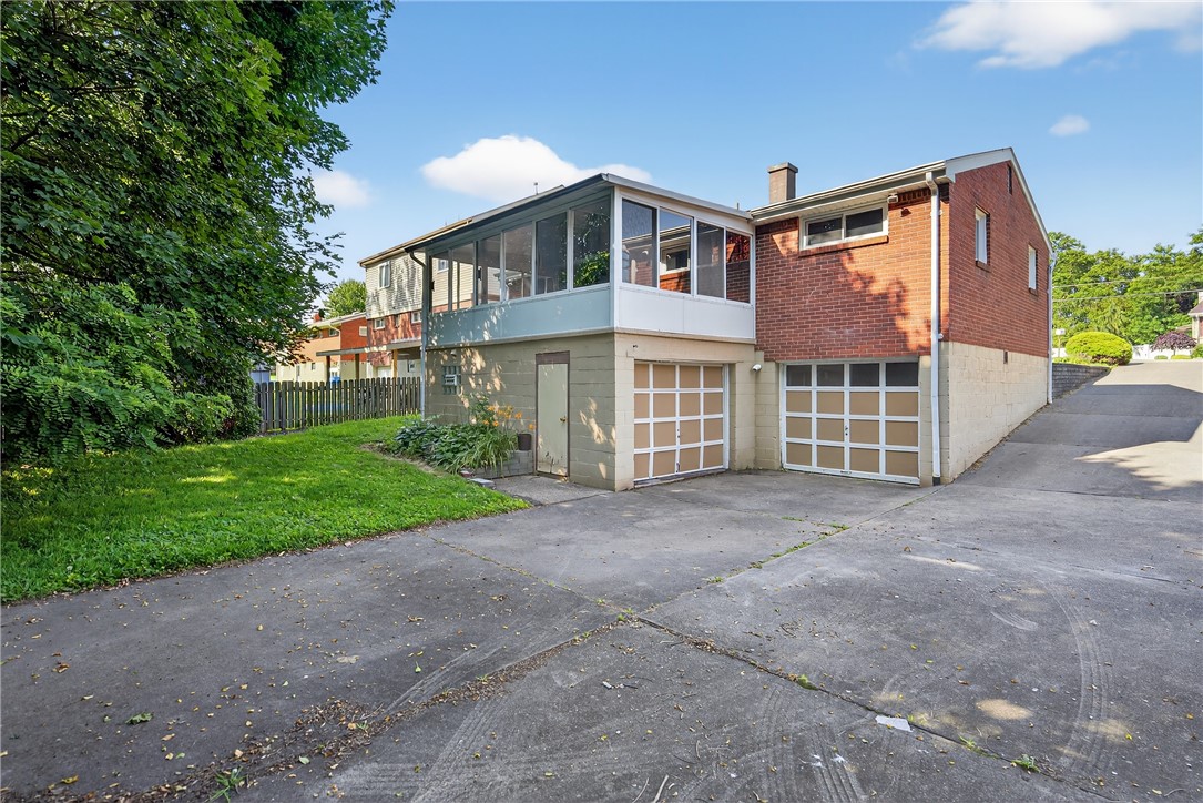 212 Burch Dr
