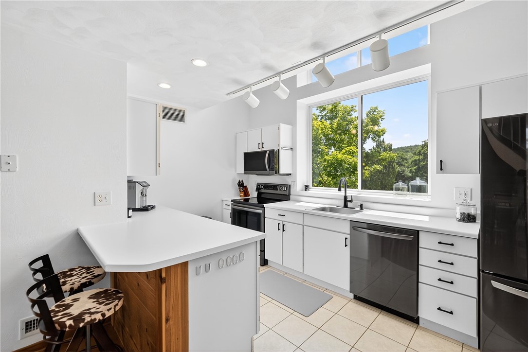 8061 Meadowridge Drive