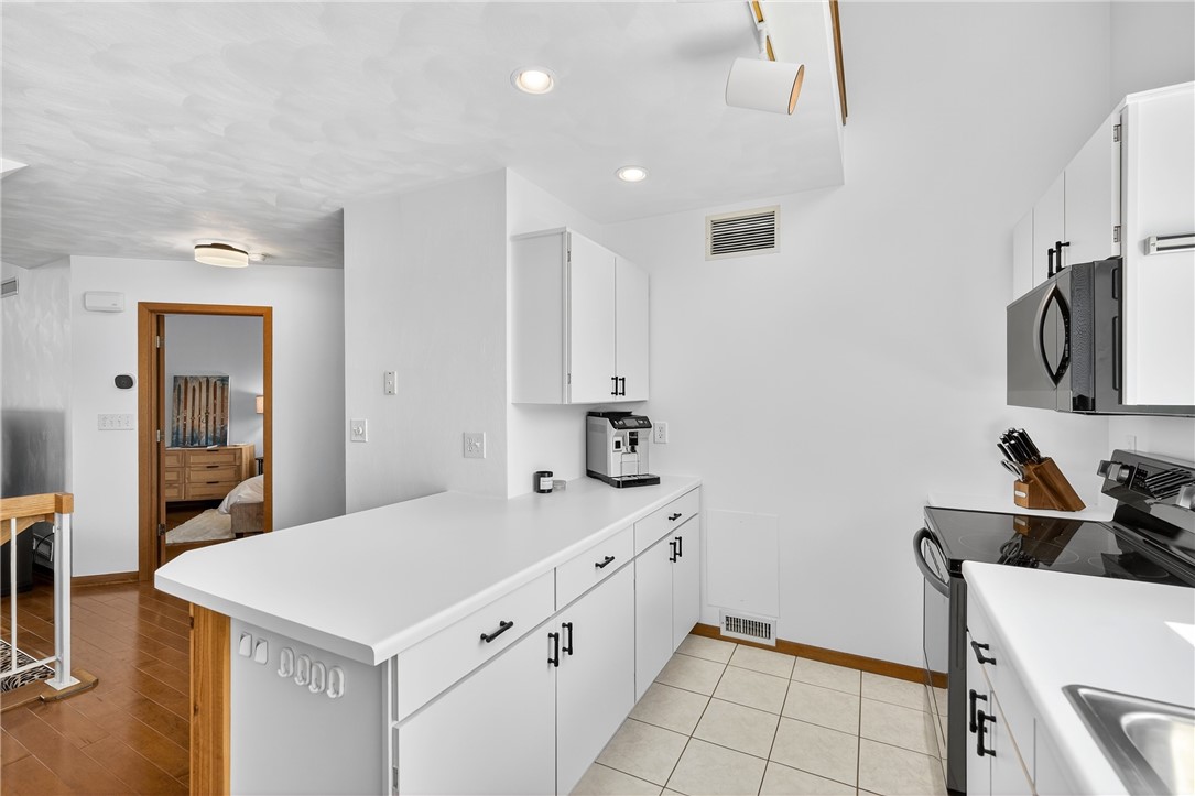 8061 Meadowridge Drive