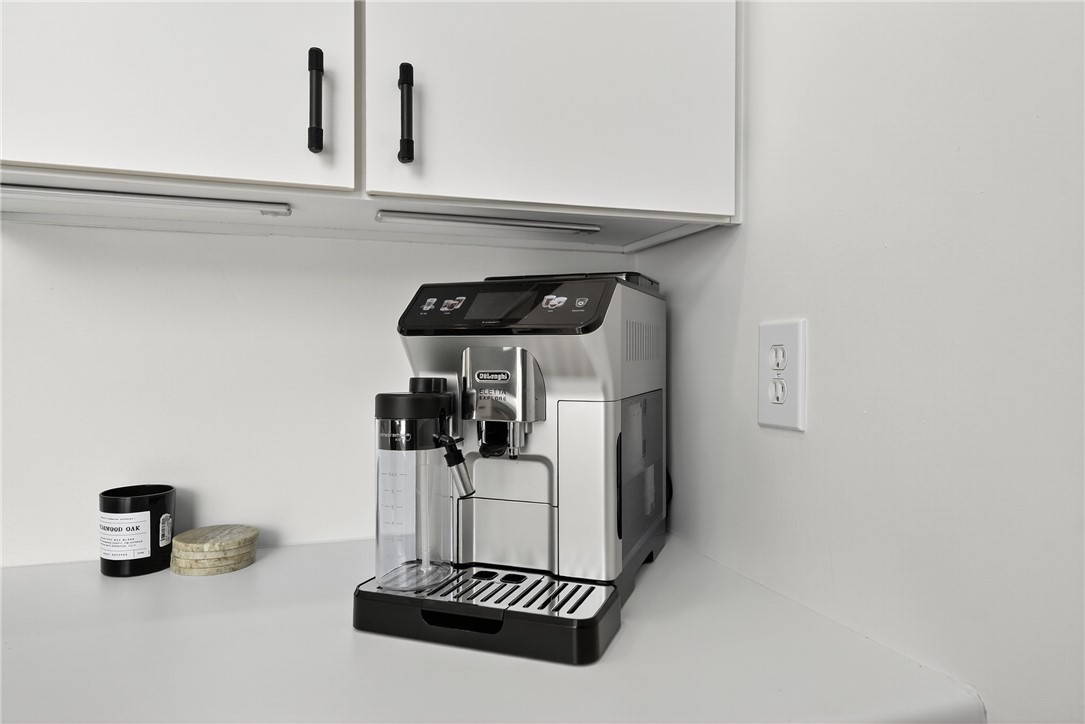 8061 Meadowridge Drive