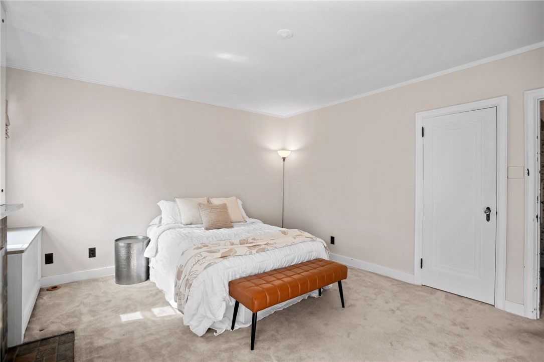 1302 Mount Royal Blvd