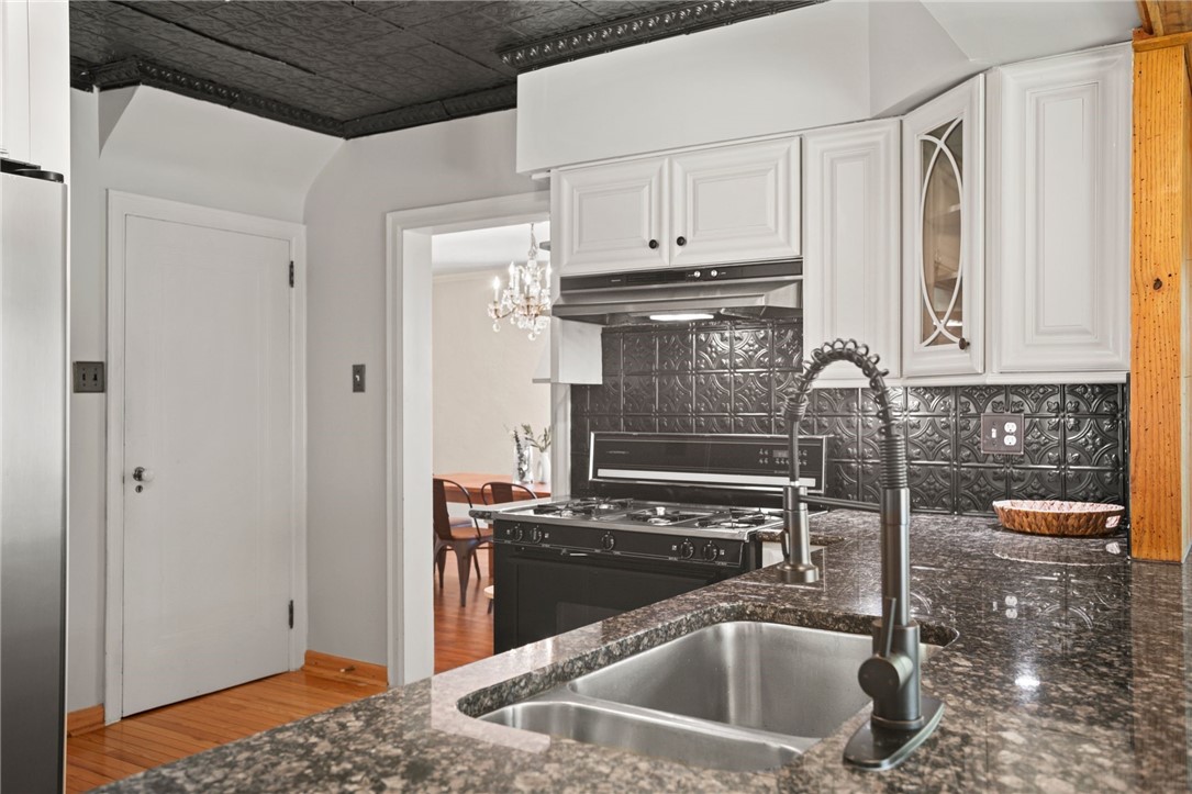 1302 Mount Royal Blvd