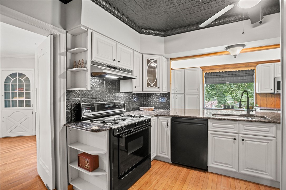 1302 Mount Royal Blvd