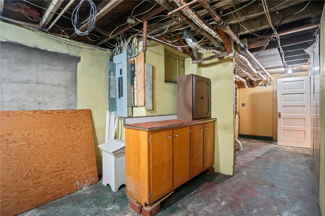 1302 Mount Royal Blvd