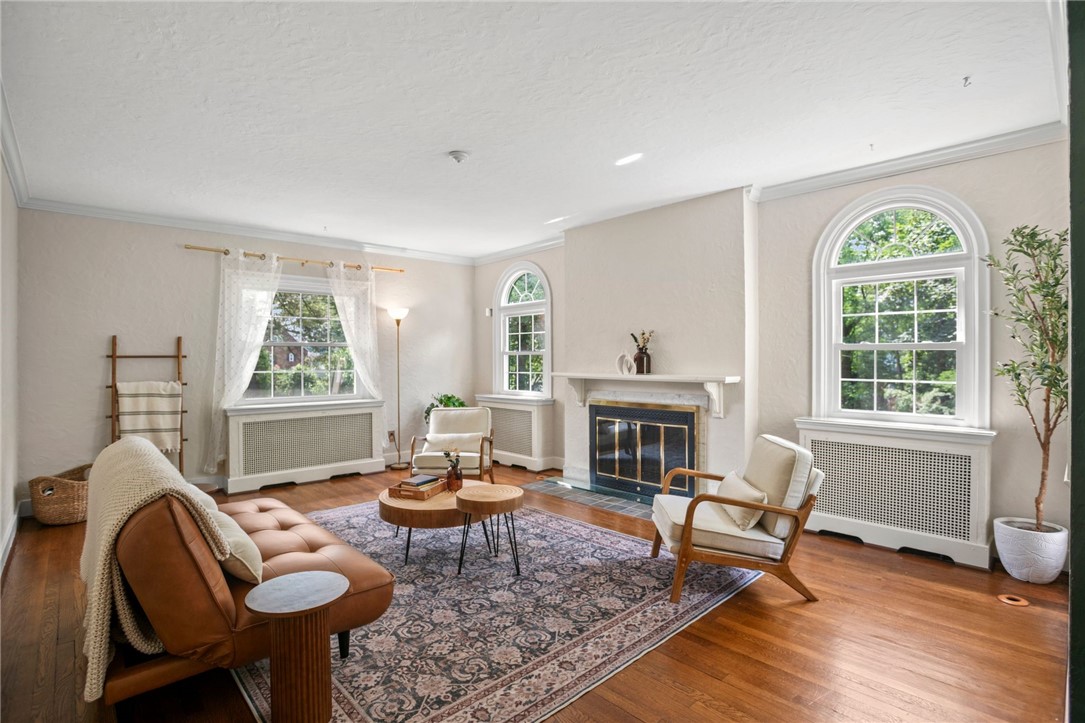 1302 Mount Royal Blvd