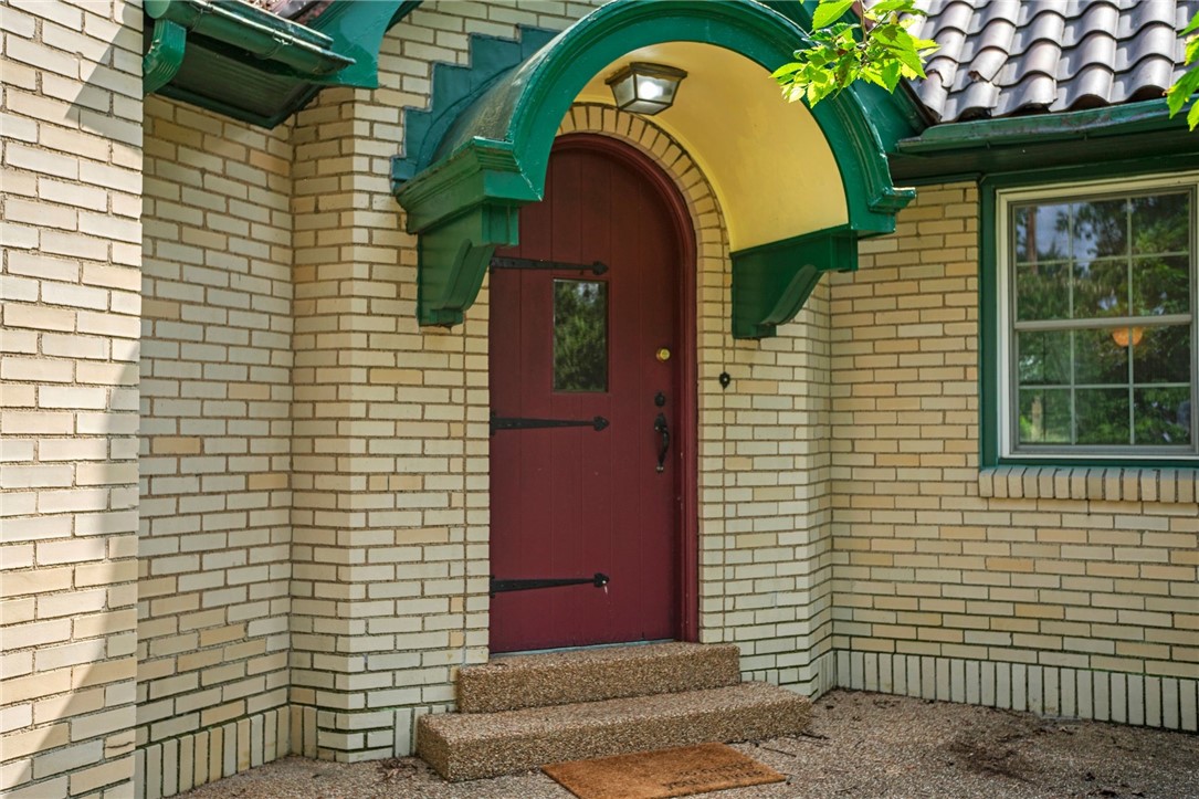 1302 Mount Royal Blvd