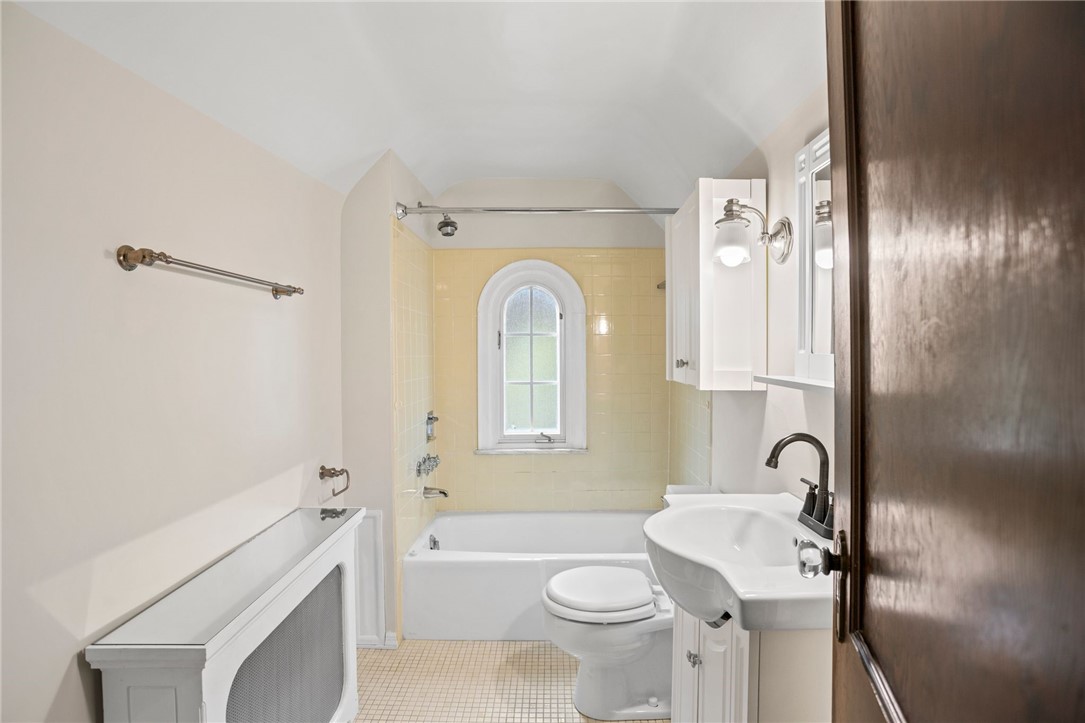 1302 Mount Royal Blvd