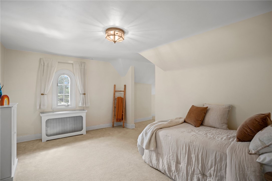 1302 Mount Royal Blvd