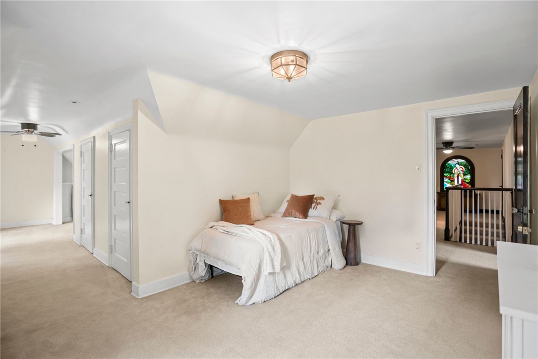 1302 Mount Royal Blvd